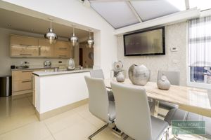 Photo 25- click for photo gallery